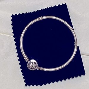 🤍Pandora Moments Bracelet✨